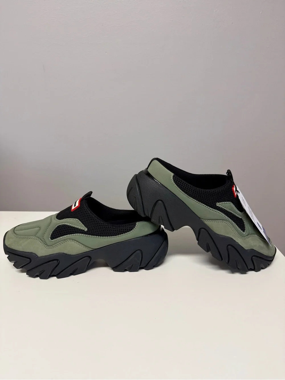 HUNTER Darisa Water Repellent Slip-On Shoe- NWT SIZE 9